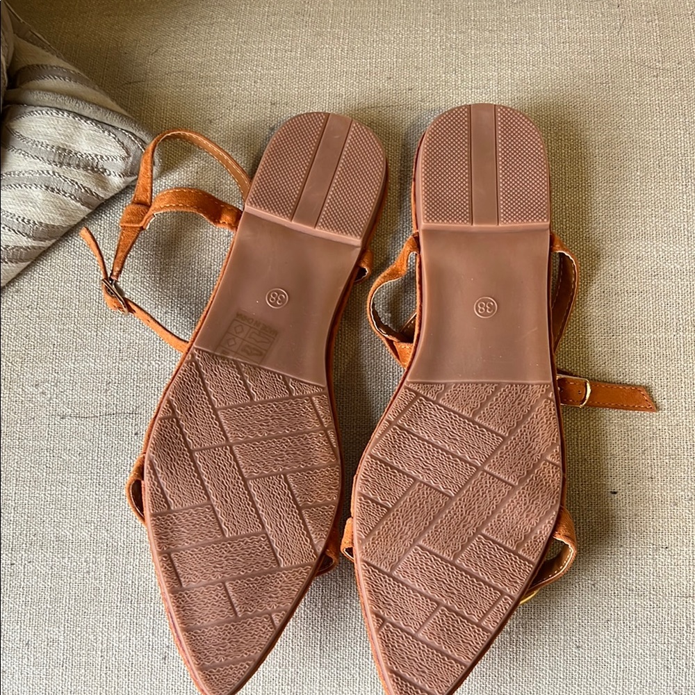 Elegant Orange Sandals with Gold Accent - Picture 2 of 2